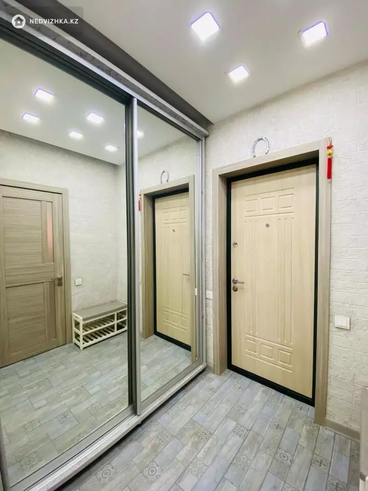 57.3 м², 3-комнатная квартира, этаж 4 из 12, 57 м², изображение - 1