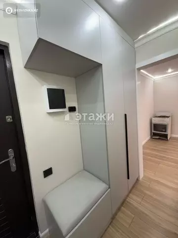1-комнатная квартира, этаж 3 из 5, 32 м²
