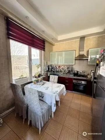 2-комнатная квартира, этаж 2 из 3, 67 м²