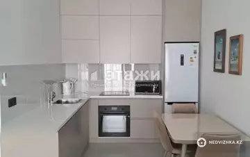 2-комнатная квартира, этаж 13 из 21, 60 м², на длительный срок