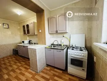 2-комнатная квартира, этаж 2 из 5, 48 м², посуточно