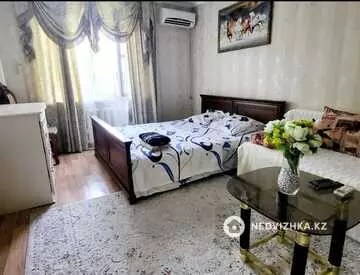 1-комнатная квартира, этаж 4 из 4, 32 м², по часам