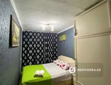 2-комнатная квартира, этаж 3 из 4, 51 м², посуточно