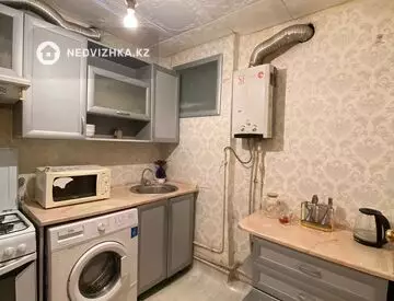 2-комнатная квартира, этаж 3 из 4, 51 м², посуточно