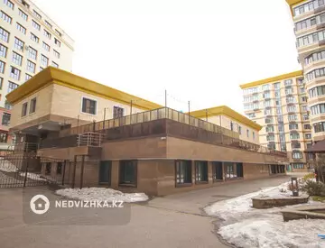 Здание, 3 этажа, 2 000 м²