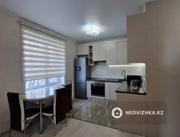 2-комнатная квартира, этаж 5 из 15, 52 м², на длительный срок