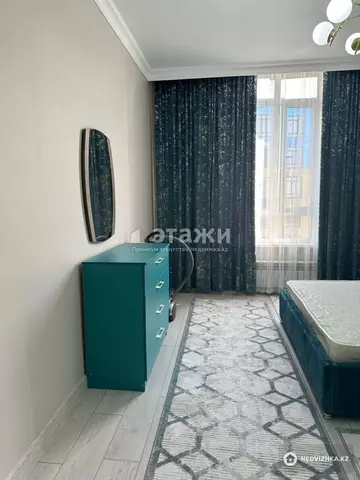 2-комнатная квартира, этаж 10 из 12, 65 м², на длительный срок