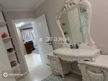 3-комнатная квартира, этаж 2 из 5, 65 м², на длительный срок