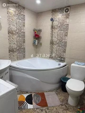 3-комнатная квартира, этаж 2 из 5, 65 м², на длительный срок