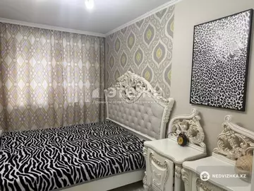 3-комнатная квартира, этаж 2 из 5, 65 м², на длительный срок