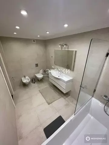 5-комнатная квартира, этаж 5 из 6, 255 м², на длительный срок