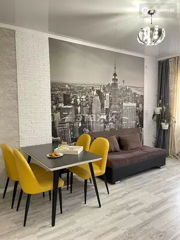 2-комнатная квартира, этаж 13 из 18, 53 м², на длительный срок