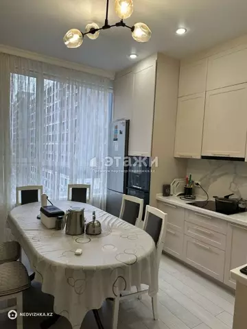 3-комнатная квартира, этаж 10 из 16, 90 м²