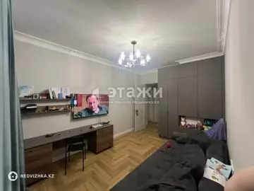 4-комнатная квартира, этаж 6 из 9, 100 м²