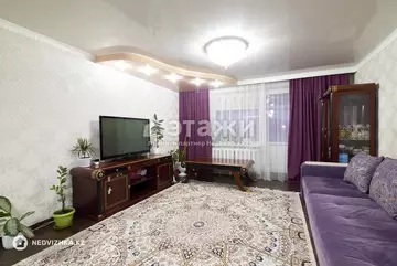 4-комнатная квартира, этаж 6 из 6, 71 м²
