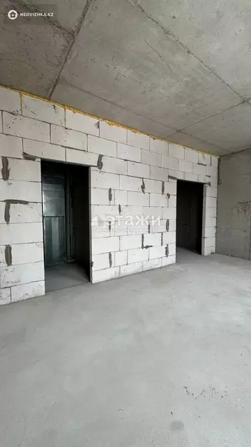 4-комнатная квартира, этаж 9 из 10, 200 м²