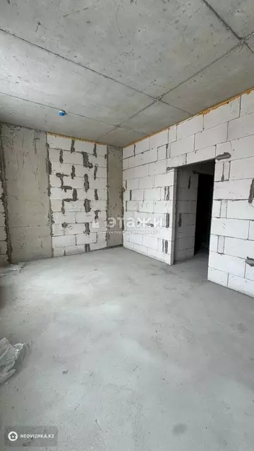 4-комнатная квартира, этаж 9 из 10, 200 м²