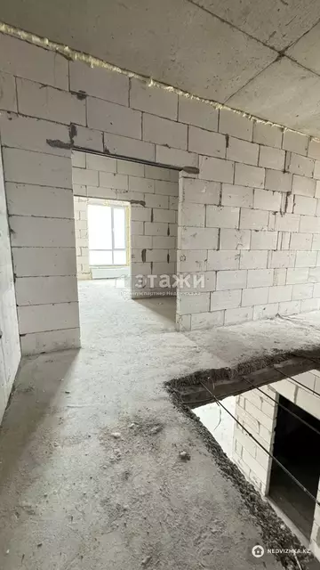 4-комнатная квартира, этаж 9 из 10, 200 м²