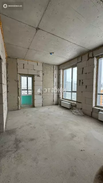 4-комнатная квартира, этаж 9 из 10, 200 м²