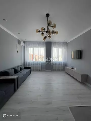 2-комнатная квартира, этаж 8 из 8, 55 м²