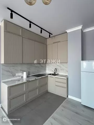 2-комнатная квартира, этаж 8 из 8, 55 м²