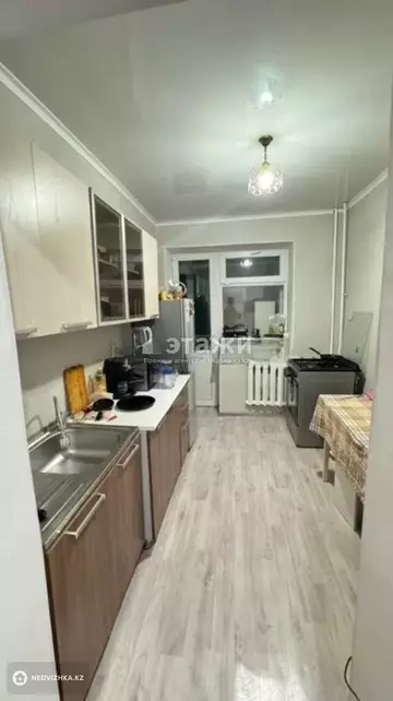 2-комнатная квартира, этаж 4 из 5, 52 м²