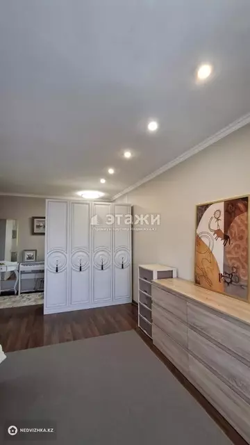 2-комнатная квартира, этаж 9 из 12, 55 м²