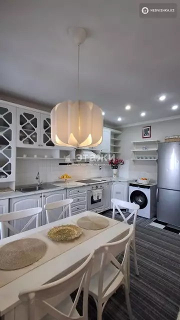 2-комнатная квартира, этаж 9 из 12, 55 м²