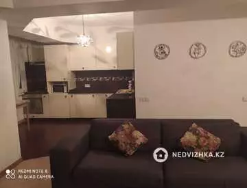 3-комнатная квартира, этаж 4 из 5, 85 м², на длительный срок