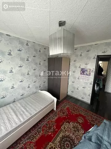 3-комнатная квартира, этаж 4 из 6, 61 м²