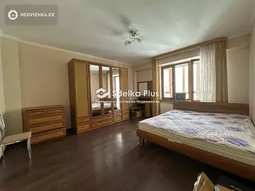 3-комнатная квартира, этаж 6 из 13, 162 м²