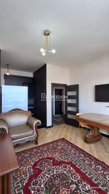 3-комнатная квартира, этаж 10 из 10, 80 м²