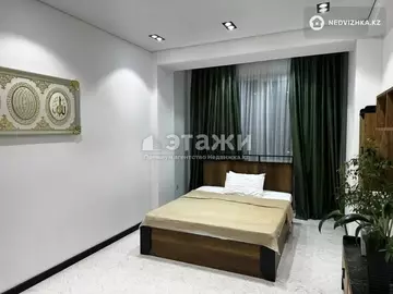 5-комнатная квартира, этаж 9 из 10, 215 м²