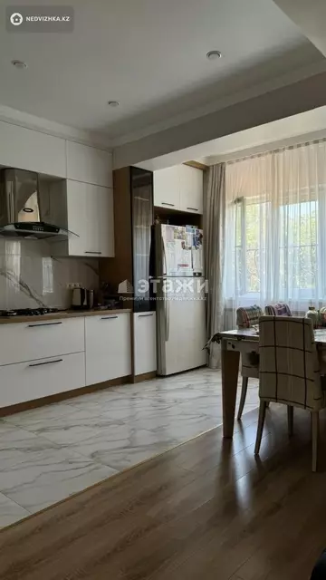 4-комнатная квартира, этаж 3 из 7, 135 м²
