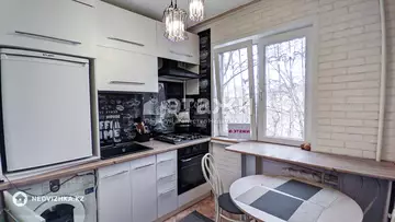 2-комнатная квартира, этаж 3 из 4, 50 м², на длительный срок