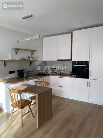 2-комнатная квартира, этаж 10 из 16, 80 м², на длительный срок