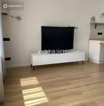 2-комнатная квартира, этаж 10 из 16, 80 м², на длительный срок