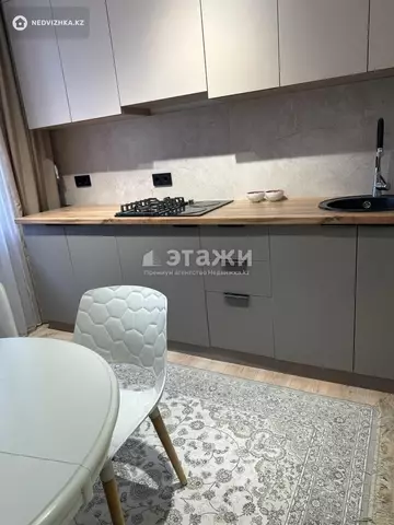 2-комнатная квартира, этаж 1 из 6, 60 м², на длительный срок