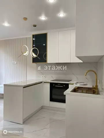 2-комнатная квартира, этаж 6 из 18, 52 м², на длительный срок