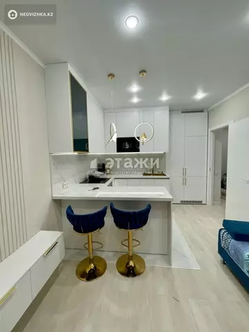 2-комнатная квартира, этаж 6 из 18, 52 м², на длительный срок