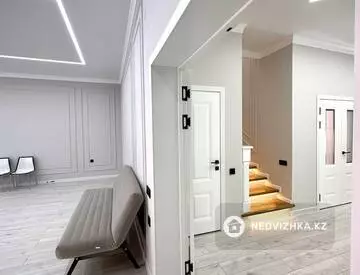 4-комнатная квартира, этаж 1 из 2, 175 м²