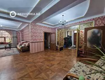 12-комнатный дом, 8 соток, 800 м²