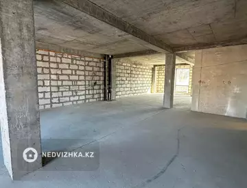 3-комнатная квартира, этаж 2 из 3, 130 м²