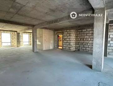 3-комнатная квартира, этаж 2 из 3, 130 м²