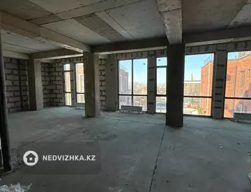 3-комнатная квартира, этаж 3 из 3, 135 м²