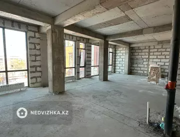 3-комнатная квартира, этаж 3 из 3, 135 м²
