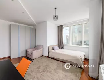 3-комнатная квартира, этаж 14 из 20, 107 м²