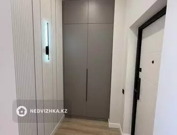 2-комнатная квартира, этаж 18 из 18, 43 м²