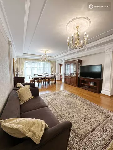 4-комнатная квартира, этаж 4 из 7, 156 м²