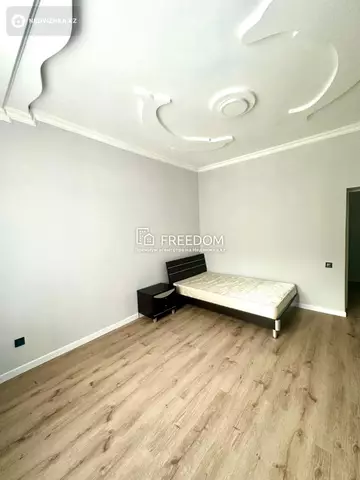 5-комнатная квартира, этаж 7 из 10, 200 м²